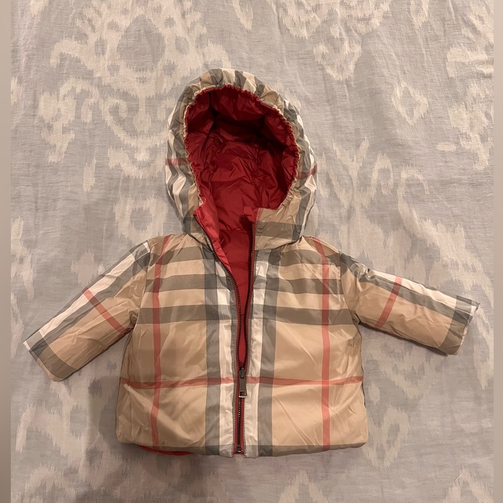 NWOT Burberry Children reversible puffer jacket